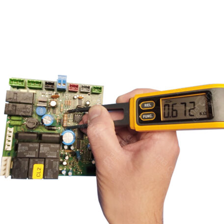 multimetre-numerique-testeur-ergonomique-de-condensateur-resistance-et-diode-05